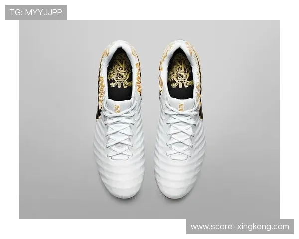 哪些足球巨星选择穿传奇7足球鞋展现风采和技术魅力