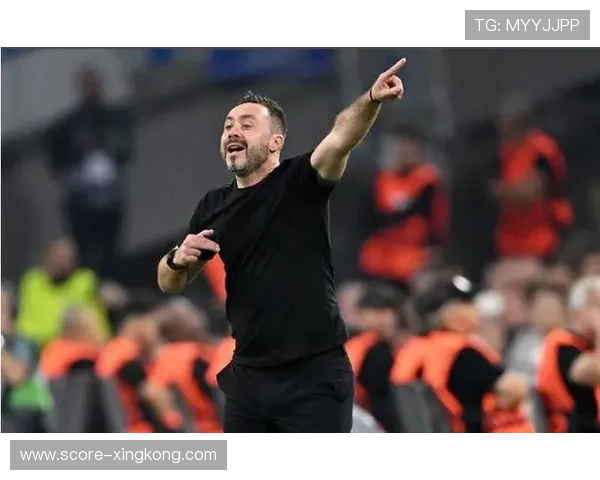 足球明星遭遇挑衅引发激烈反应那一刻的视频精彩回顾